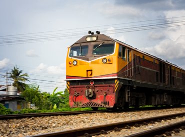 https://www.worldtrippersclub.com/public/storage/frontend/services/1718105443_train.jpg
